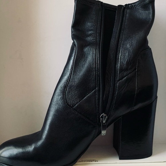 Via Spiga Benita Black Leather boots 8 1/2 booties - Picture 13 of 15
